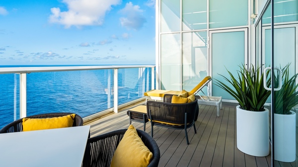 RCI Wonder of the Seas Owners Suite - 1 Bedroom 6.jpeg